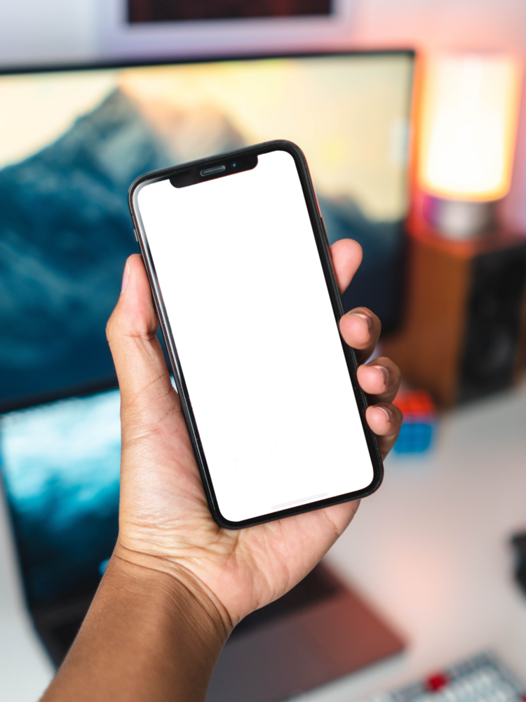 Mobile Mockup: hand holding iphone